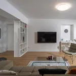 Apartament Sax 1 *