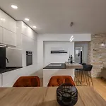 Apartament Sax 1 *